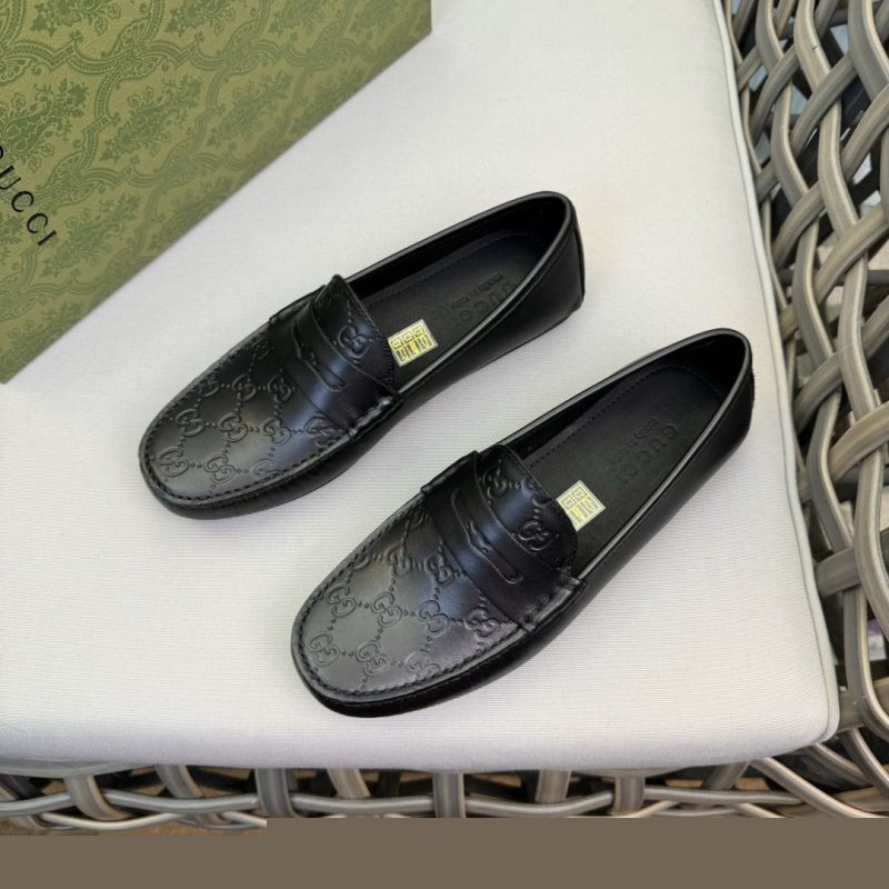 G*u*i leather shoes